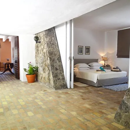 Sleeps 8 With Pool And Air Con * Chlomos